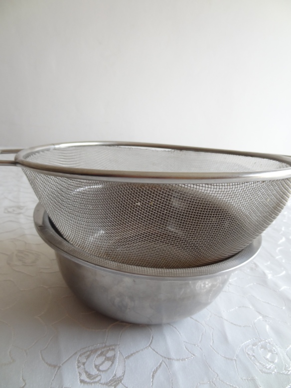 Sieve-And-Bowl